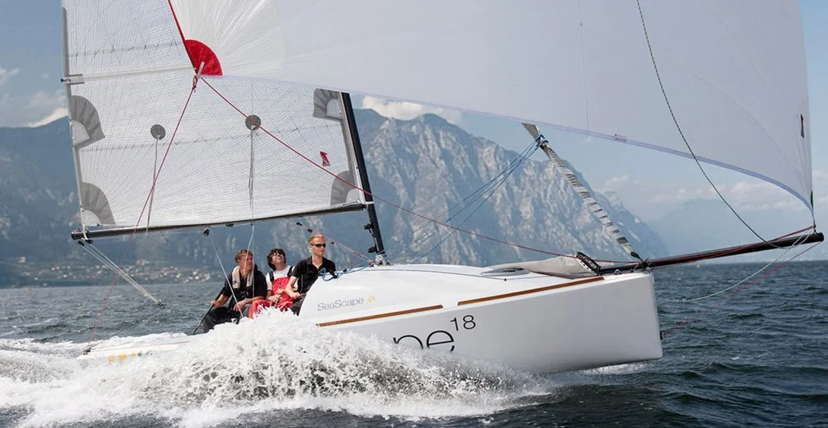 Seascape 18 Standard Boat Specs