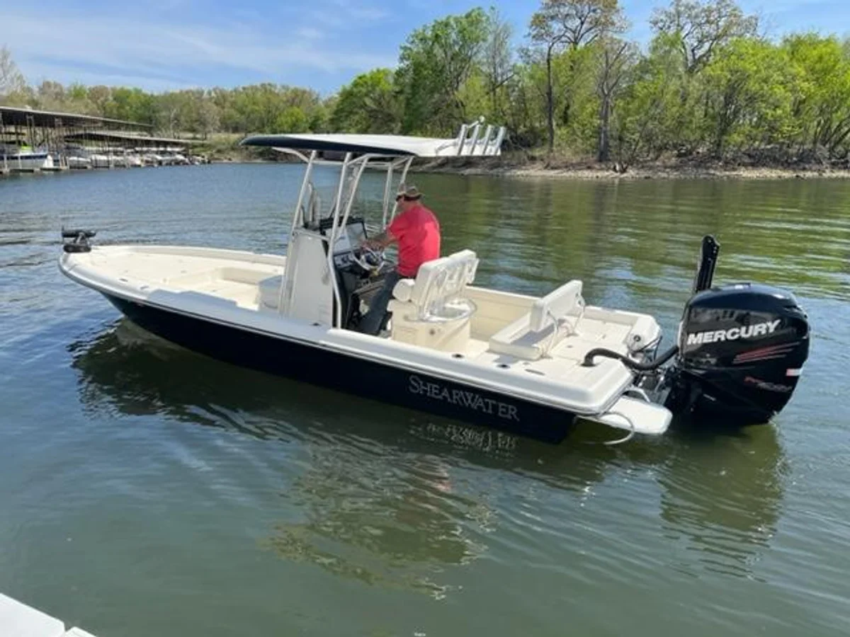 Shearwater Yachting 25LTZ 2014 boat specs