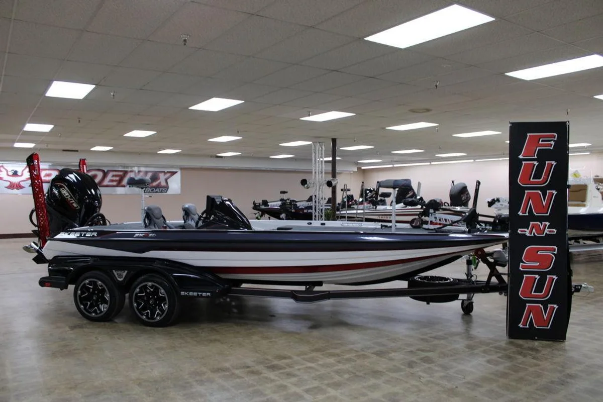 FXR21 Apex Boat Specs