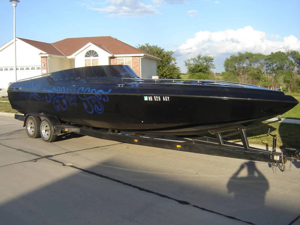 SleekCraft Enforcer 1990 boat specs