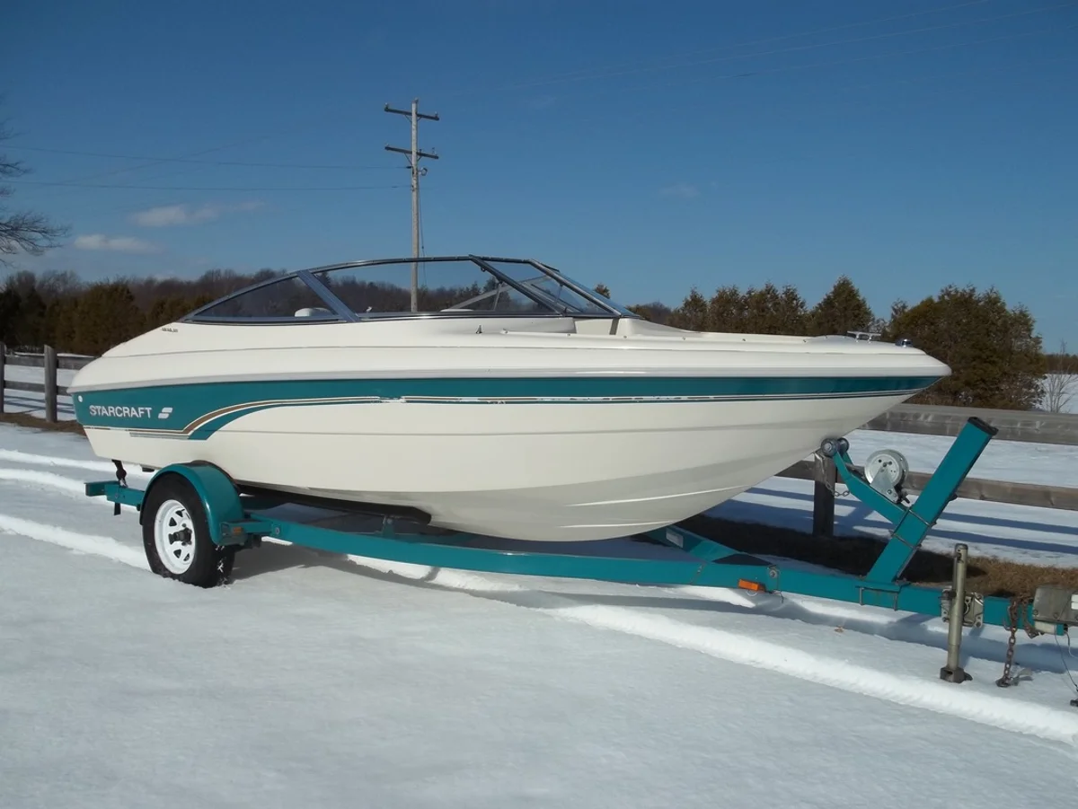 Starcraft Marine BOW RIDER 1996 boat specs