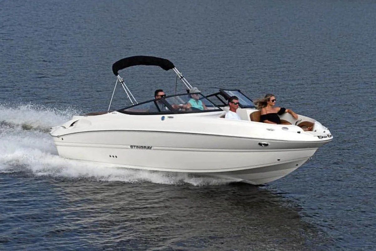 Stingray Boats 215 Lr 2022 boat specs