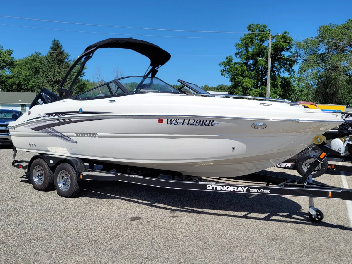Stingray Boats 231DC 2021 boat specs