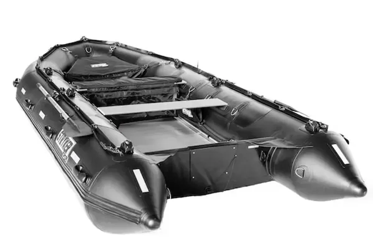 Stryker Boats LX 420 2022 boat specs