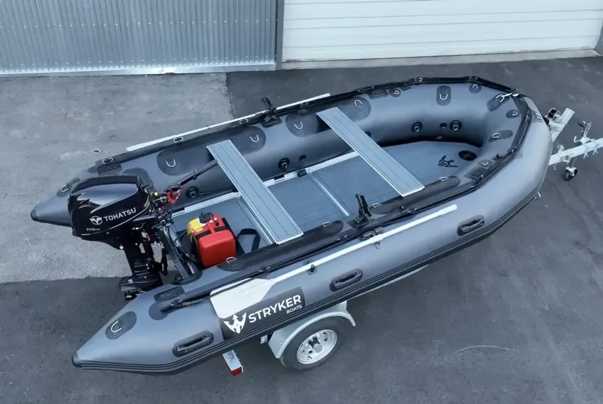 Stryker Boats PRO 420 2022 boat specs