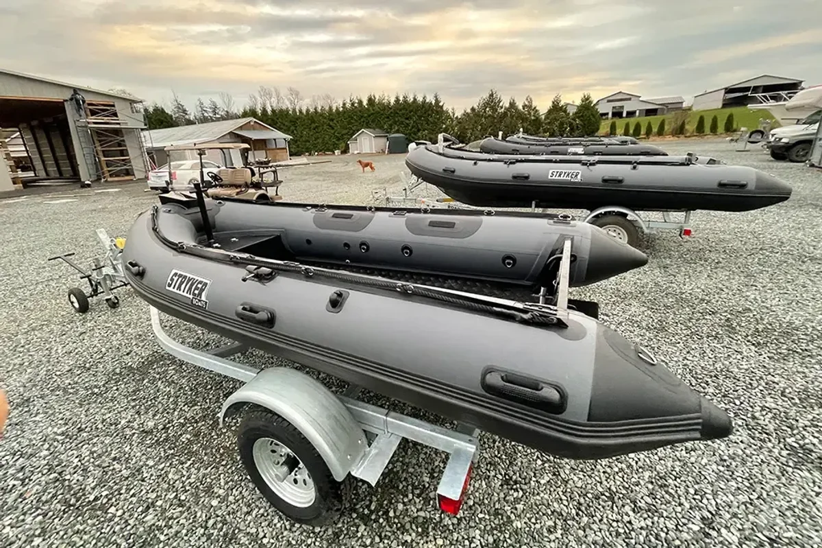 Stryker Boats RIB 380 2022 boat specs
