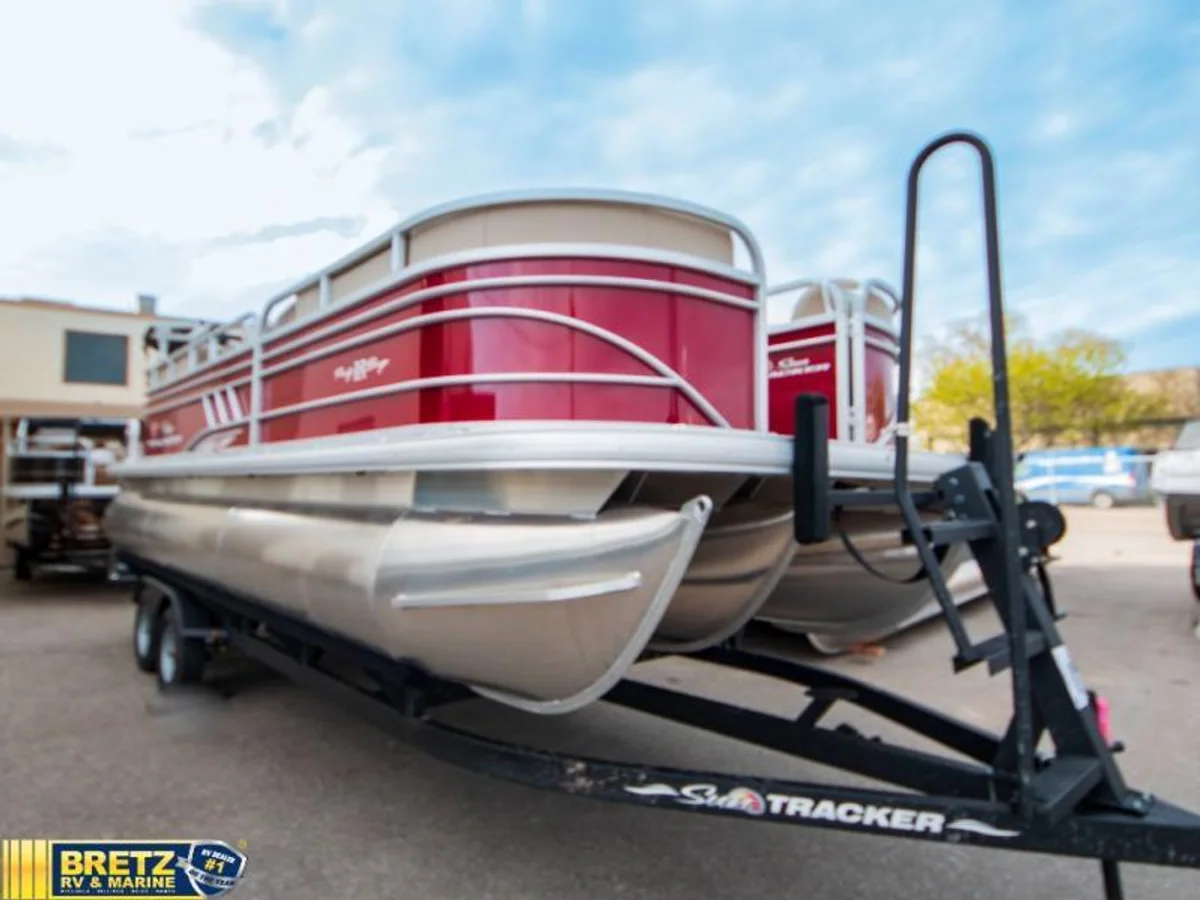 Sun Tracker Party Barge 22 XP3 2022 boat specs