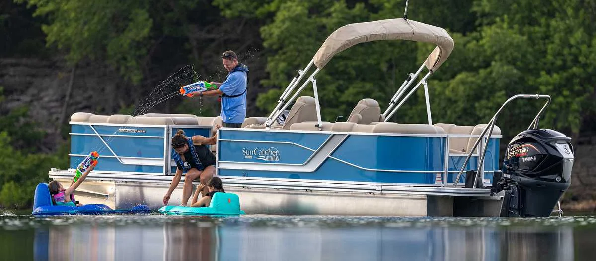 SunCatcher Pontoons Fusion 322 RC 2023 boat specs