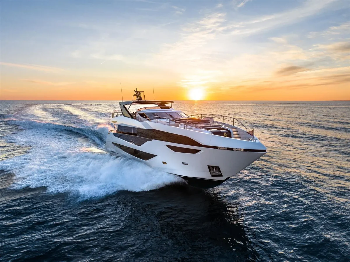 Sunseeker 100 Yacht 2021 boat specs