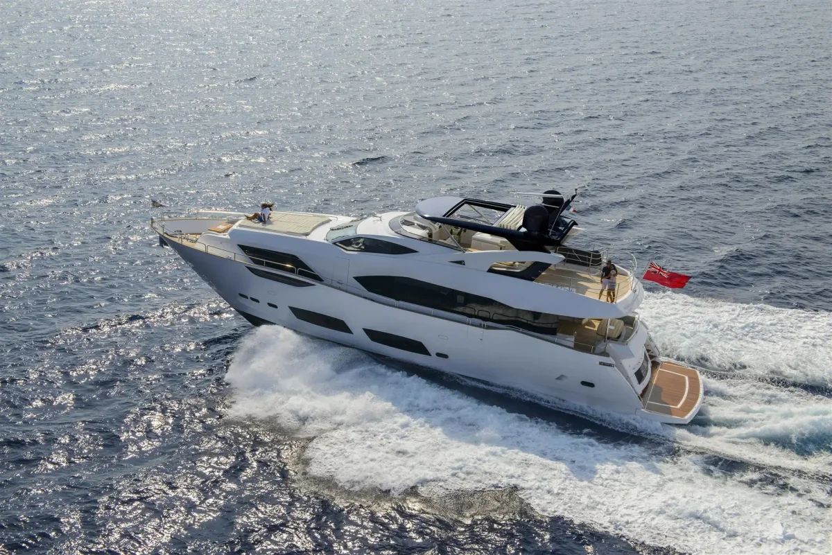 Sunseeker 95 Yacht Flybridge 2016 boat specs
