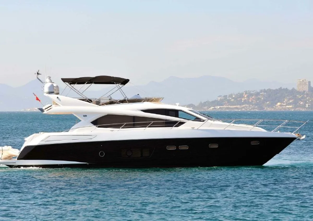 Sunseeker Manhattan 63 2011 boat specs