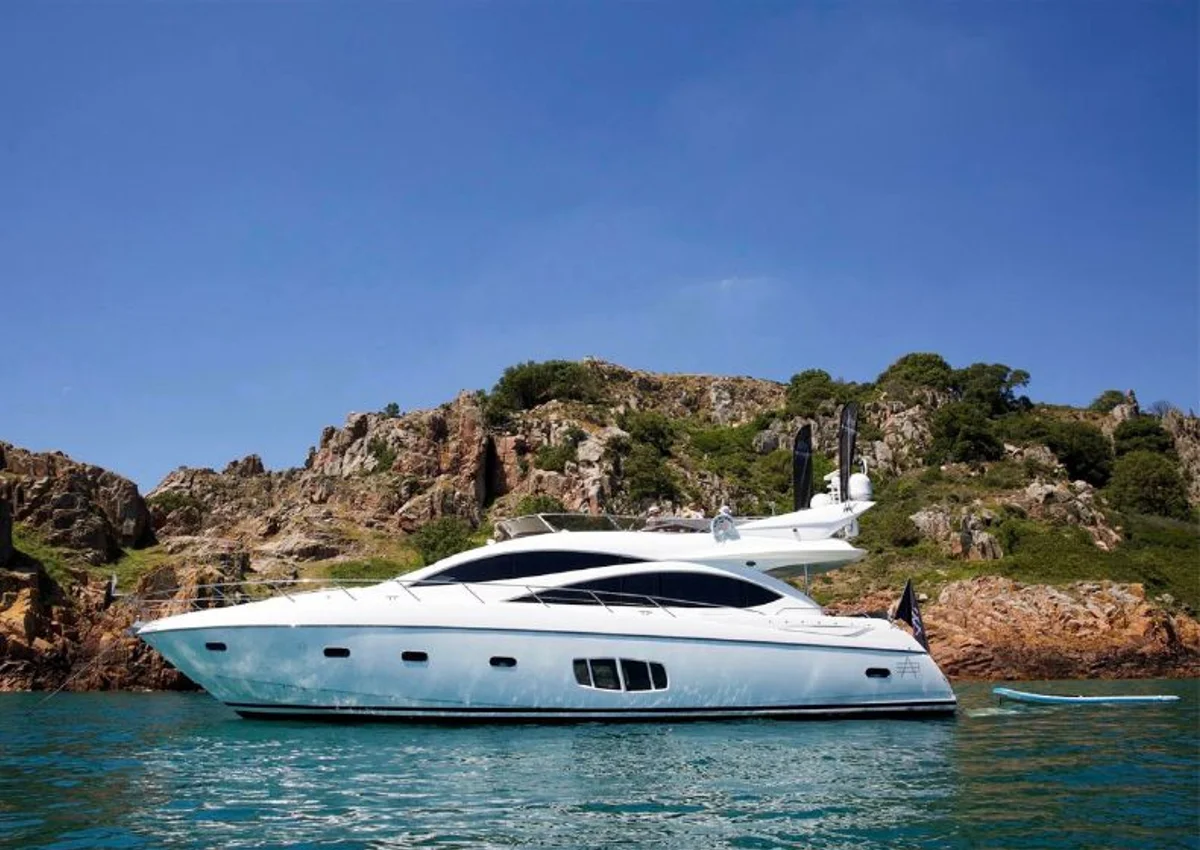 Sunseeker Manhattan 70 2008 boat specs