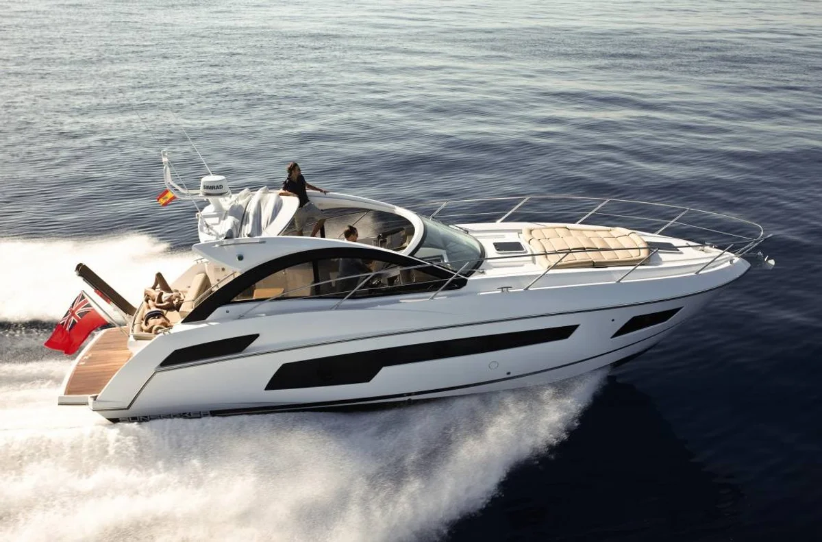 Sunseeker Portofino 40 2015 boat specs