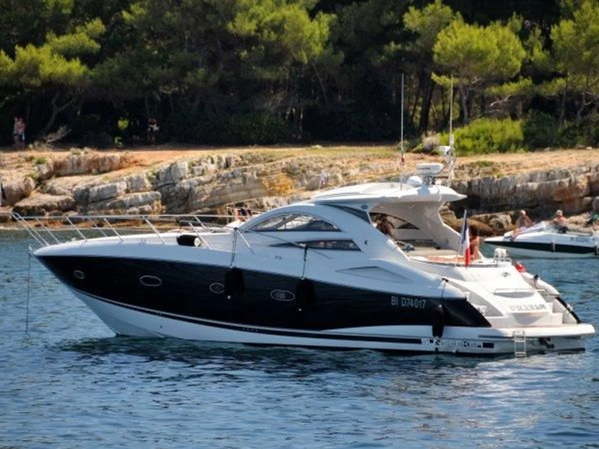 Sunseeker Portofino 53 2008 boat specs