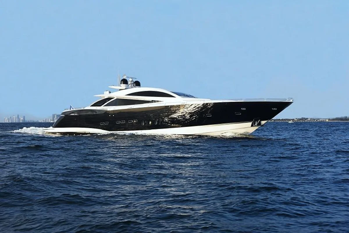 Sunseeker Predator 108 2008 boat specs
