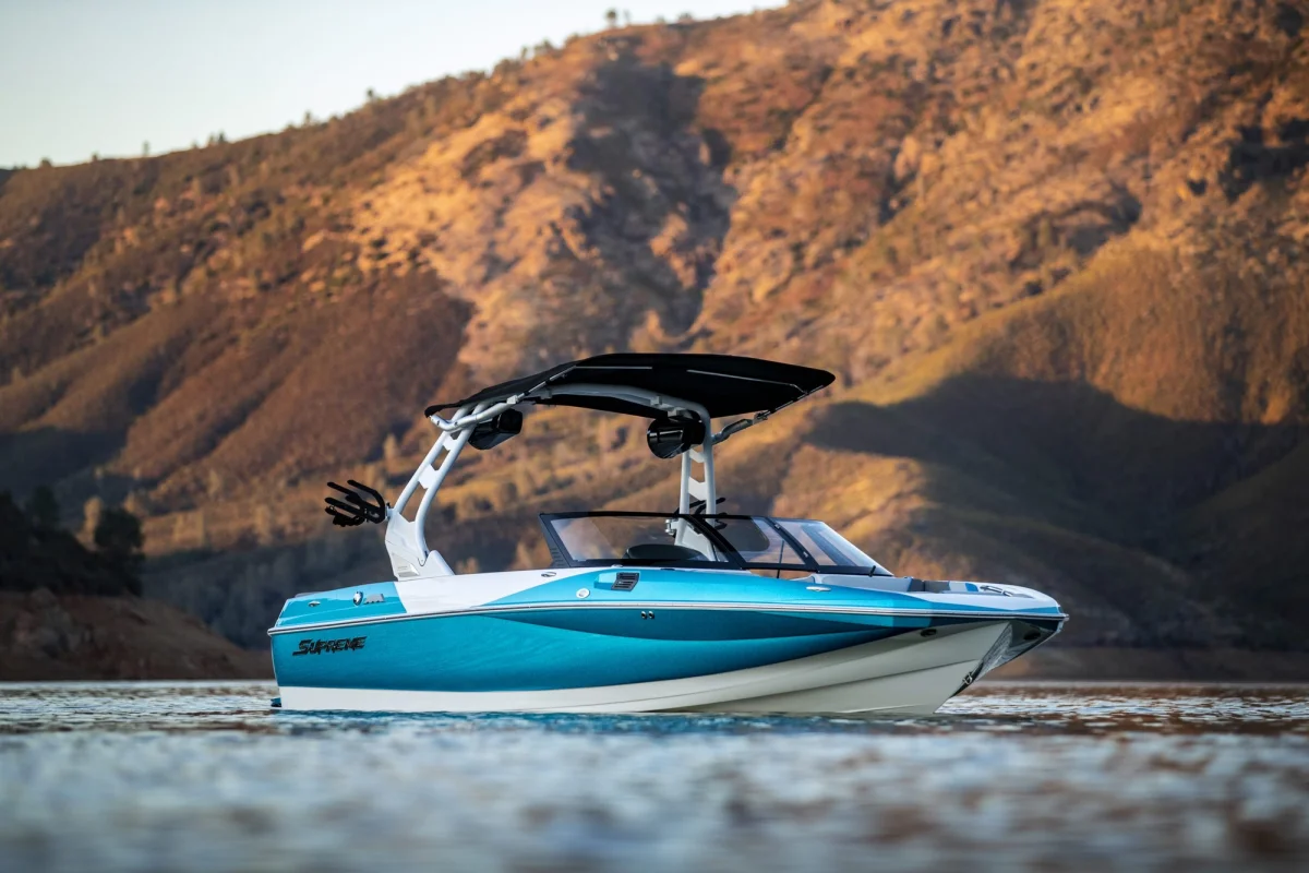 Supreme Boats S211 2021 boat specs