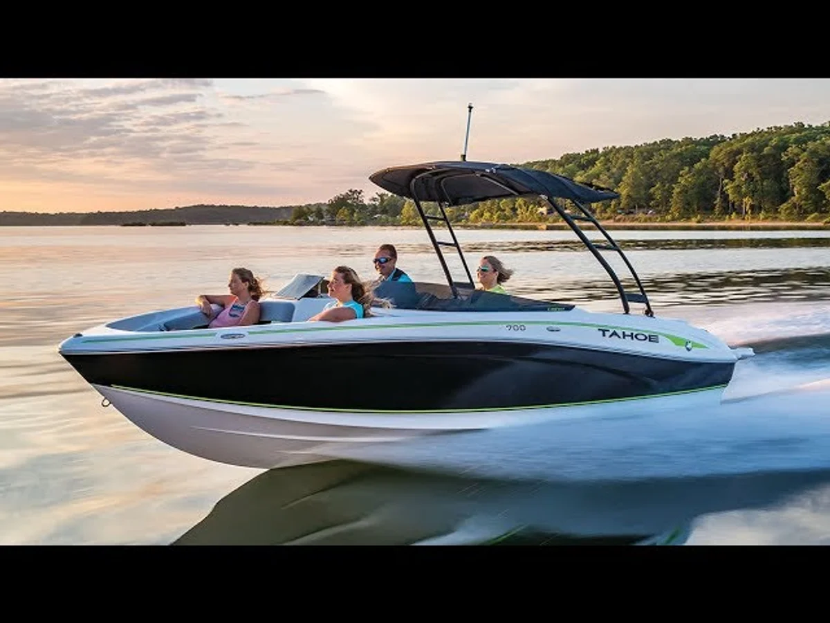 Tahoe 700 Limited 2021 boat specs