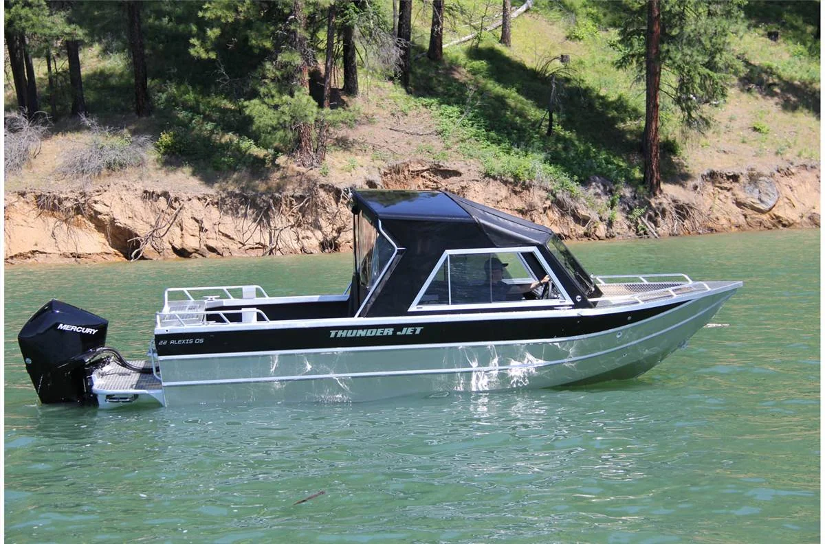 22 Alexis OS Boat Specs