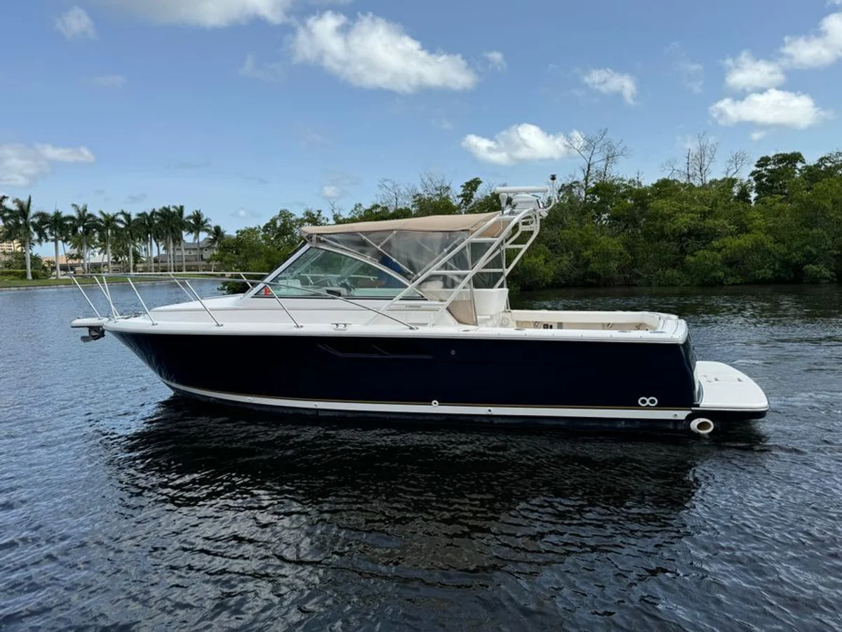 Tiara Yachts 2900 Coronet 2003 boat specs