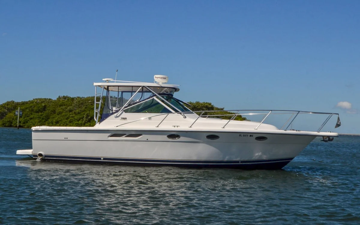 Tiara Yachts 3100 Open 2000 boat specs