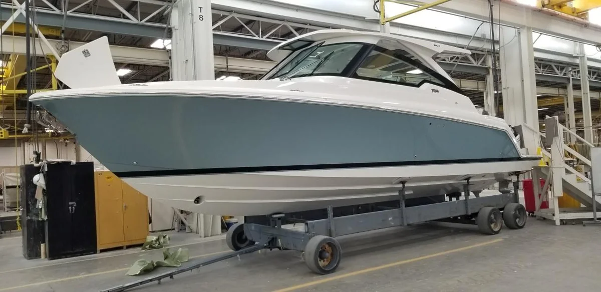Tiara Yachts 34 LX 2023 boat specs