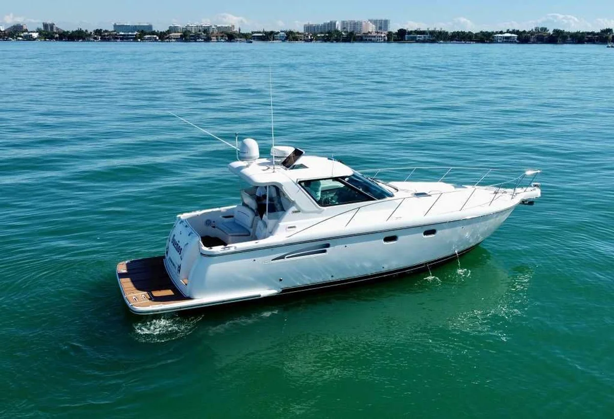 Tiara Yachts 3600 Sovran 2004 boat specs