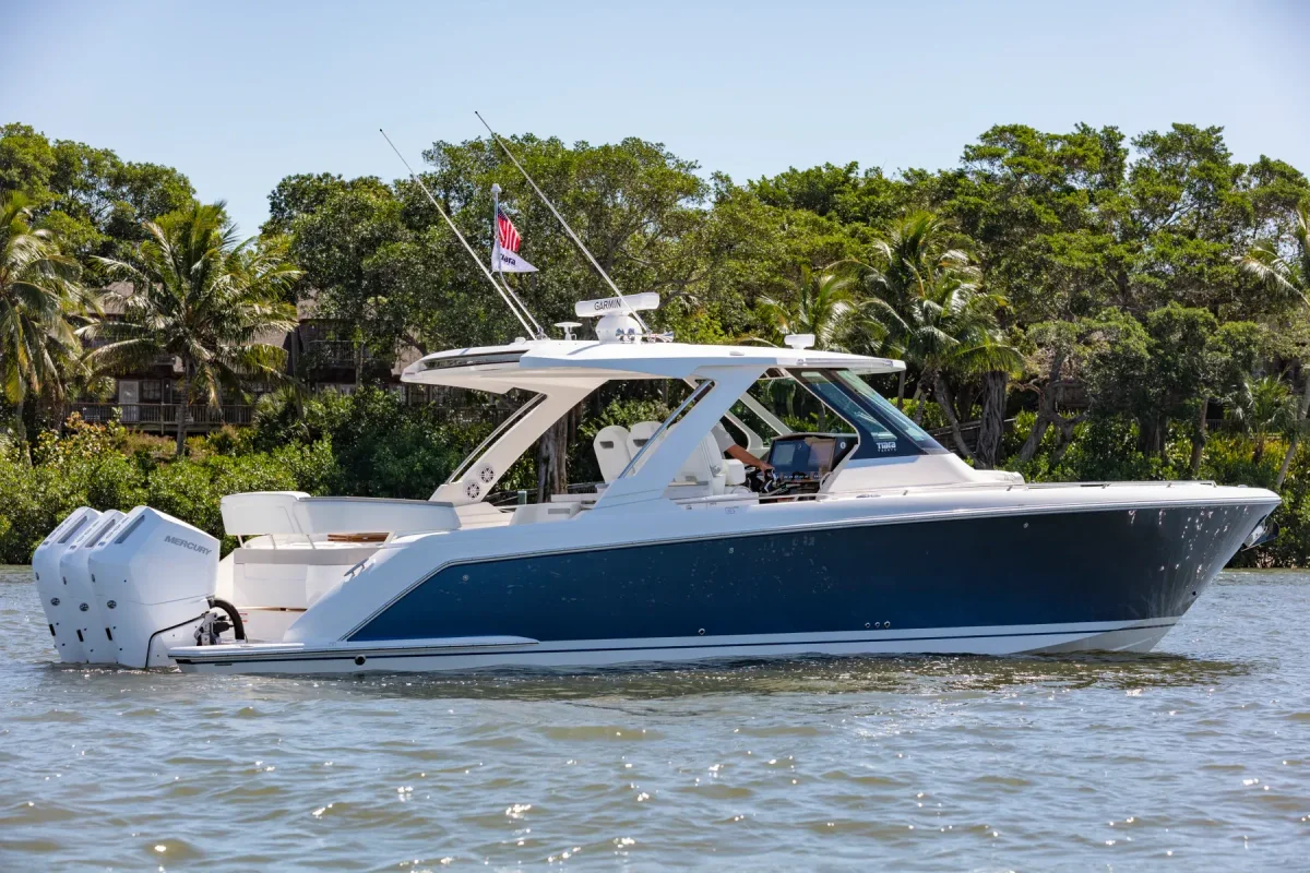 Tiara Yachts 38 LS 2022 boat specs