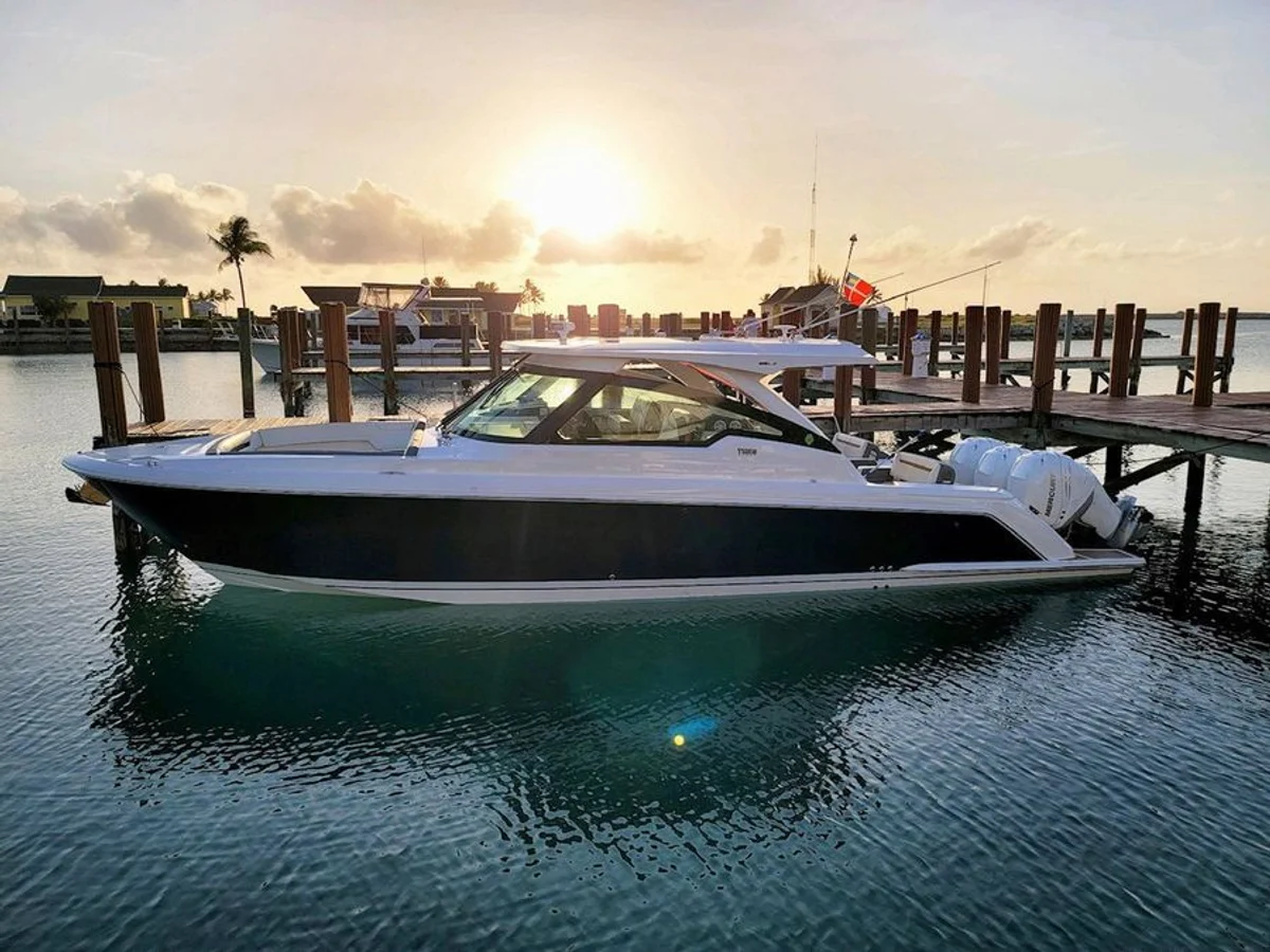 Tiara Yachts 38 LX 2023 boat specs