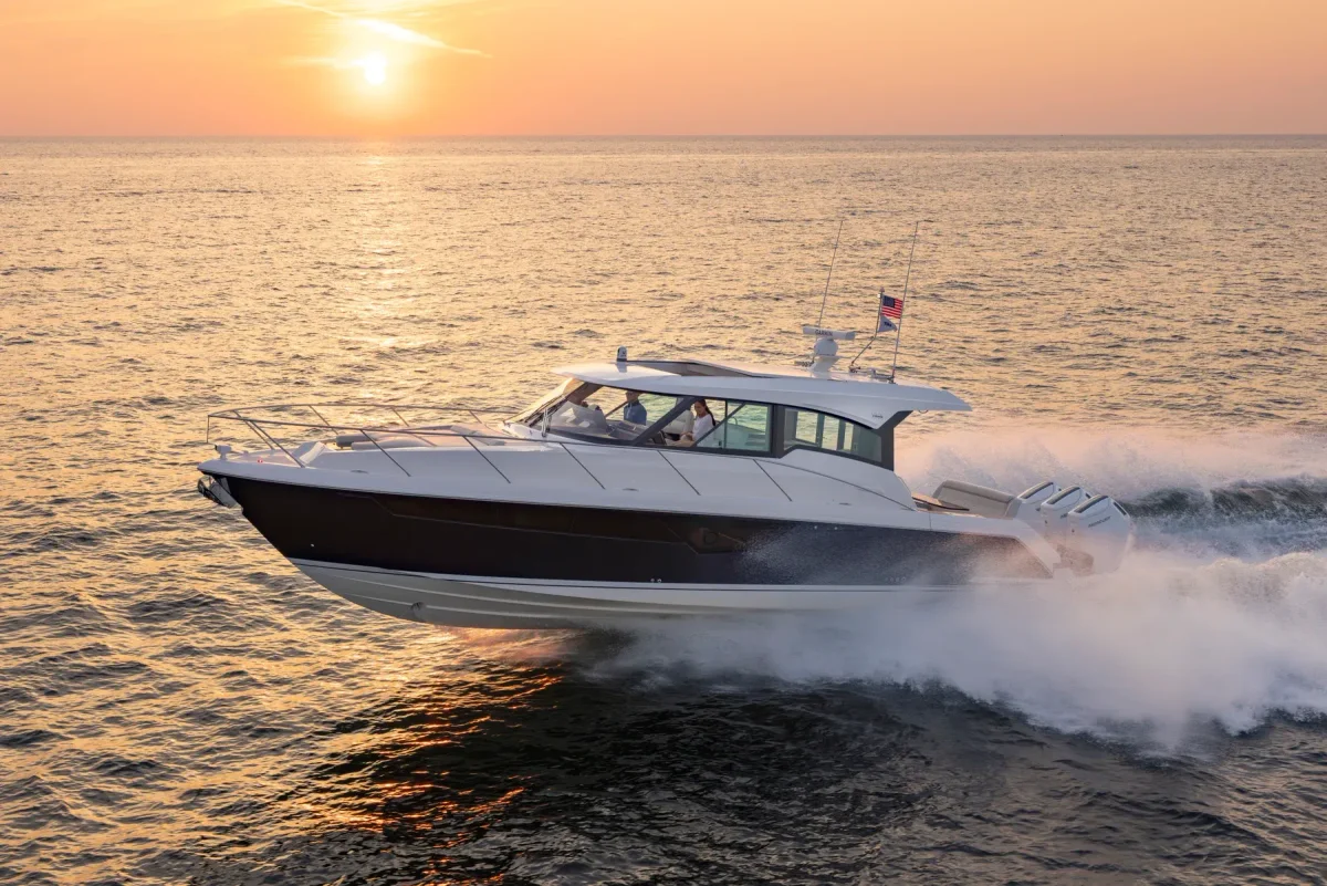 Tiara Yachts 48 LE 2023 boat specs