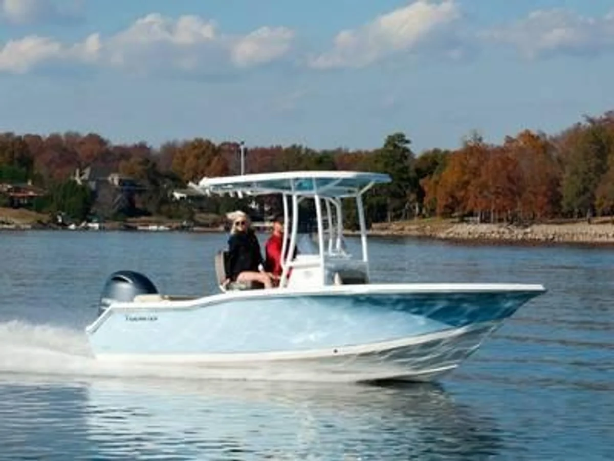 Tidewater Boats 210 LXF 2022 boat specs
