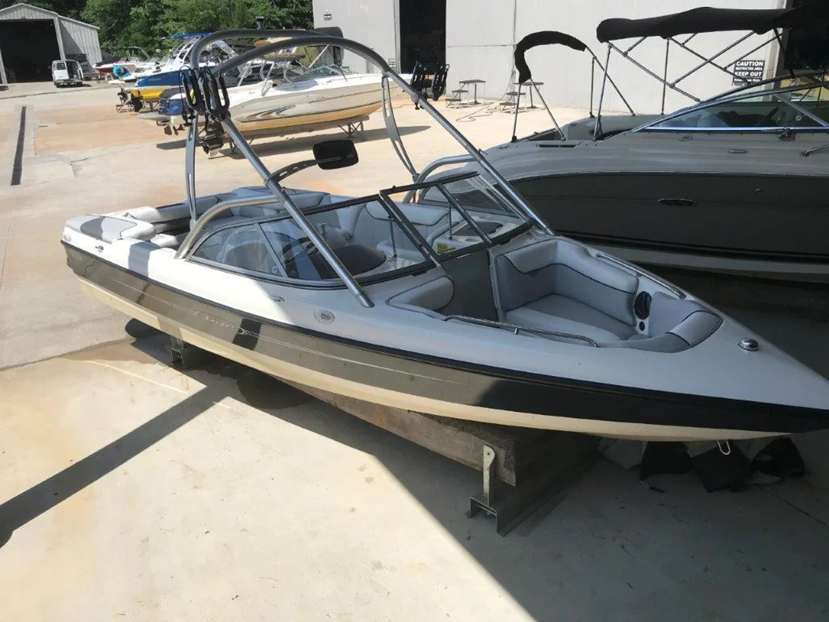 Tige 22i 2006 boat specs