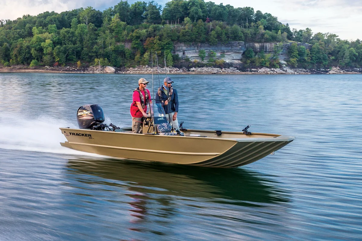 Tracker Boats Grizzly 2072 CC 2023 boat specs