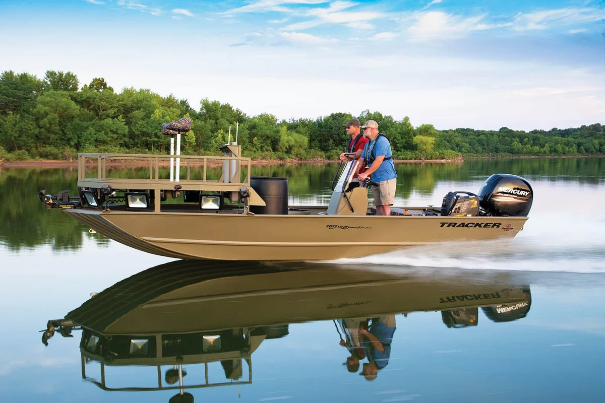 Grizzly 2072 CC Sportman Kicker Boat Specs