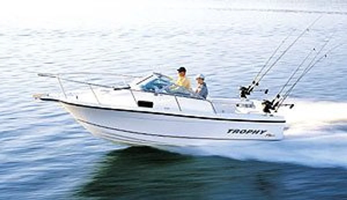 Trophy 2052 Walkaround 2000 boat specs