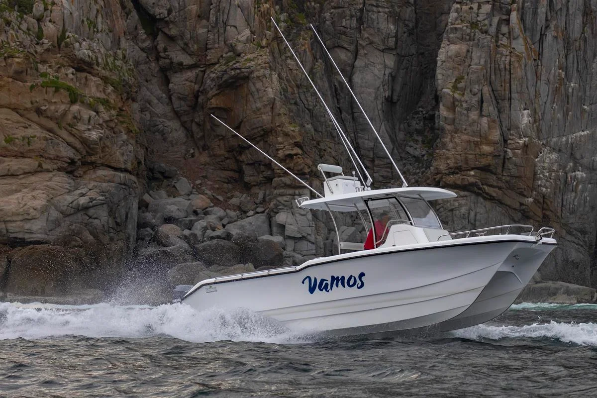 Two Oceans Magnum 2750 Power Catamaran Centre Console 2019 boat specs