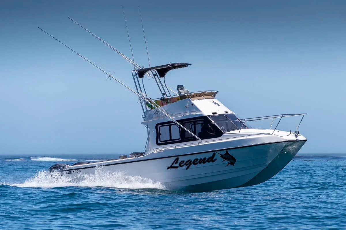 Two Oceans Magnum 32 Power Catamaran Full Cabin Sportfisher 2016 boat specs