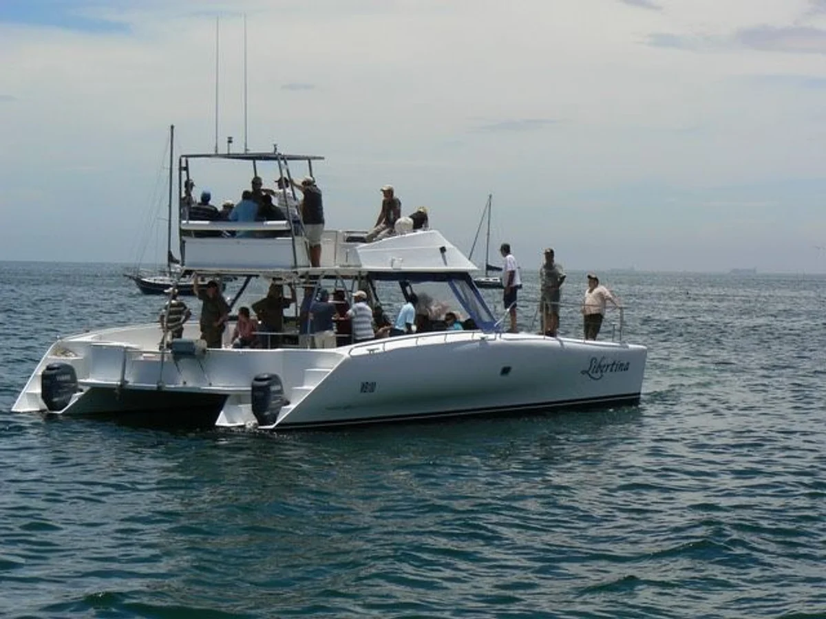 Two Oceans The Shuttle 47 Sailing Catamaran 2007 boat specs