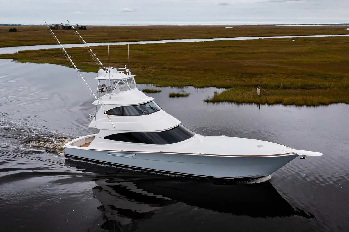 Viking Yachts 72 Sky Bridge 2023 boat specs