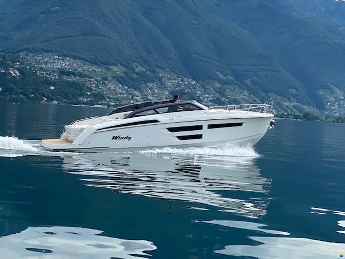 Windy 37 Shamal 2022 boat specs