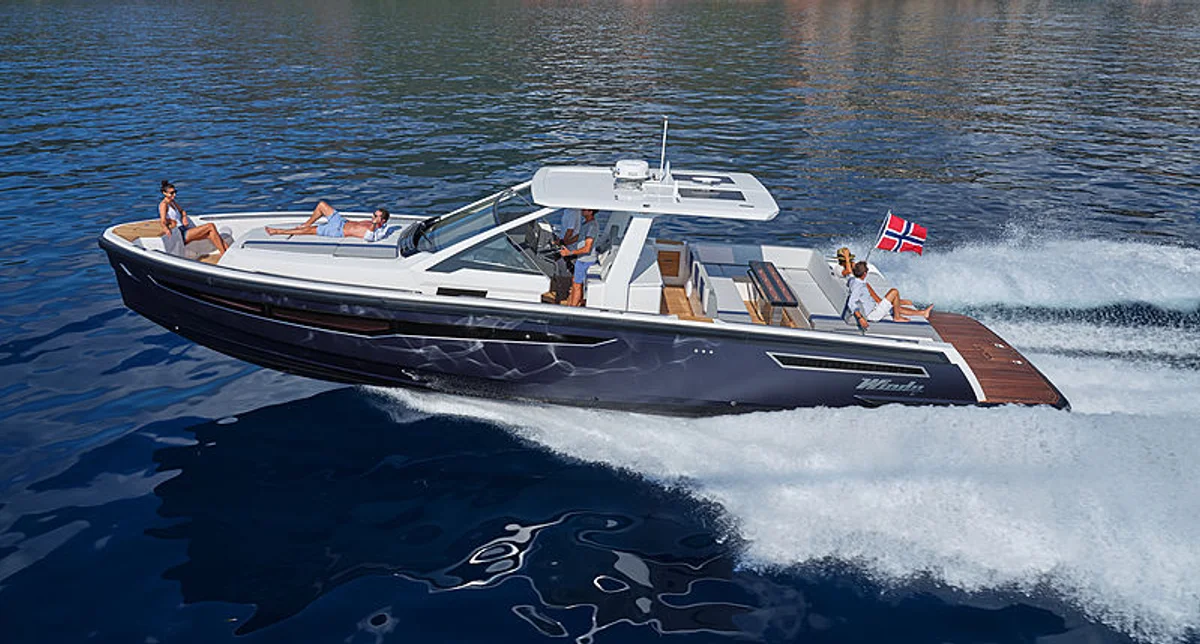 SR44 Blackhawk Boat Specs