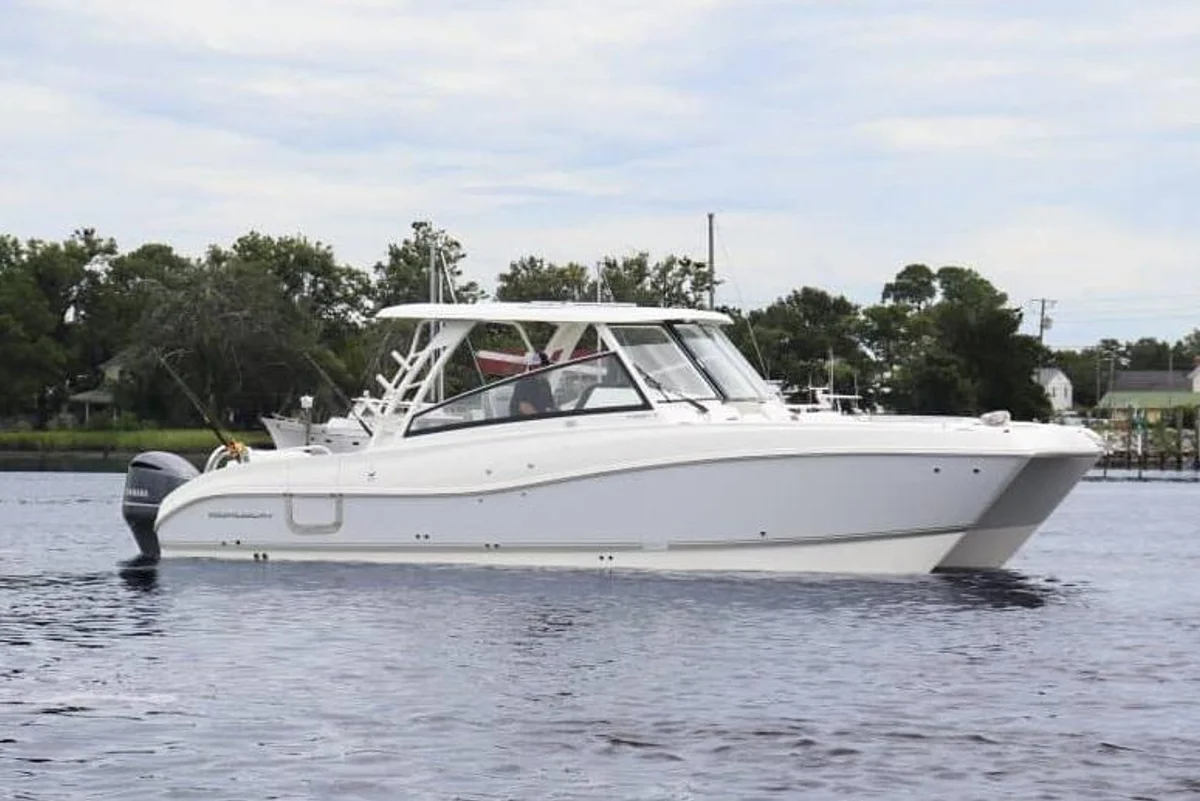 325 DC Boat Specs