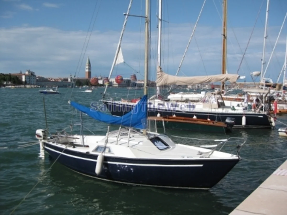 Jouët 600 Fin keel Boat Specs