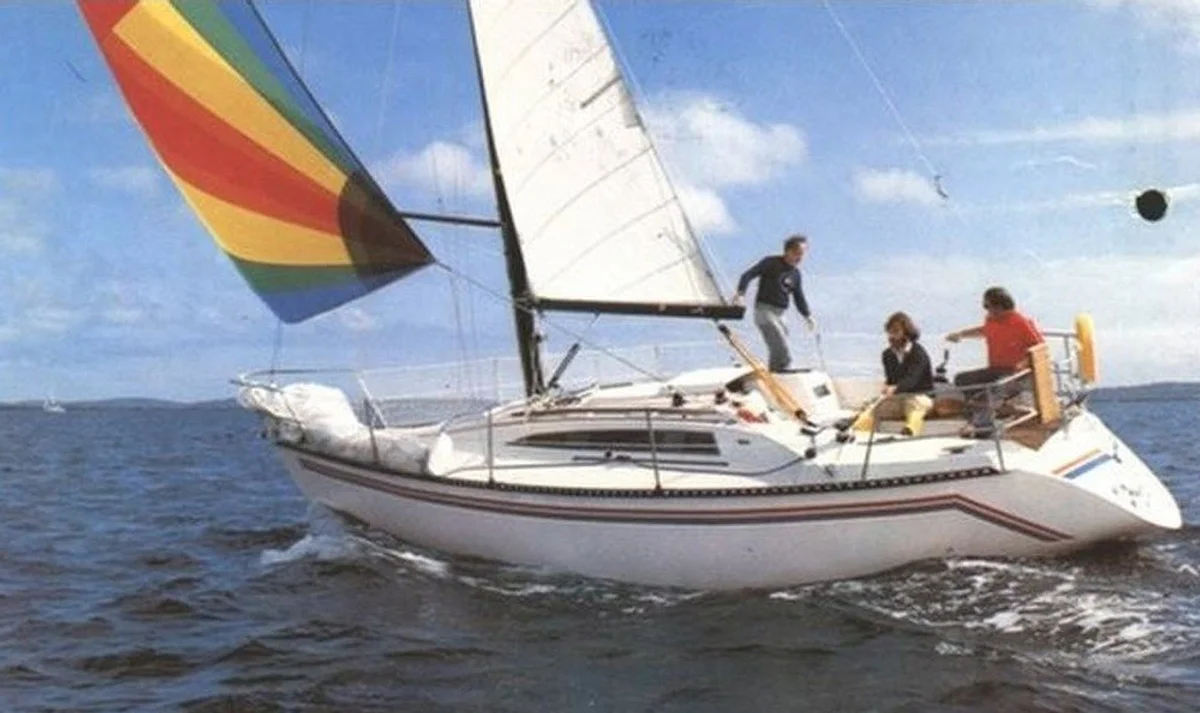 Jouët 920 Deep draft Boat Specs