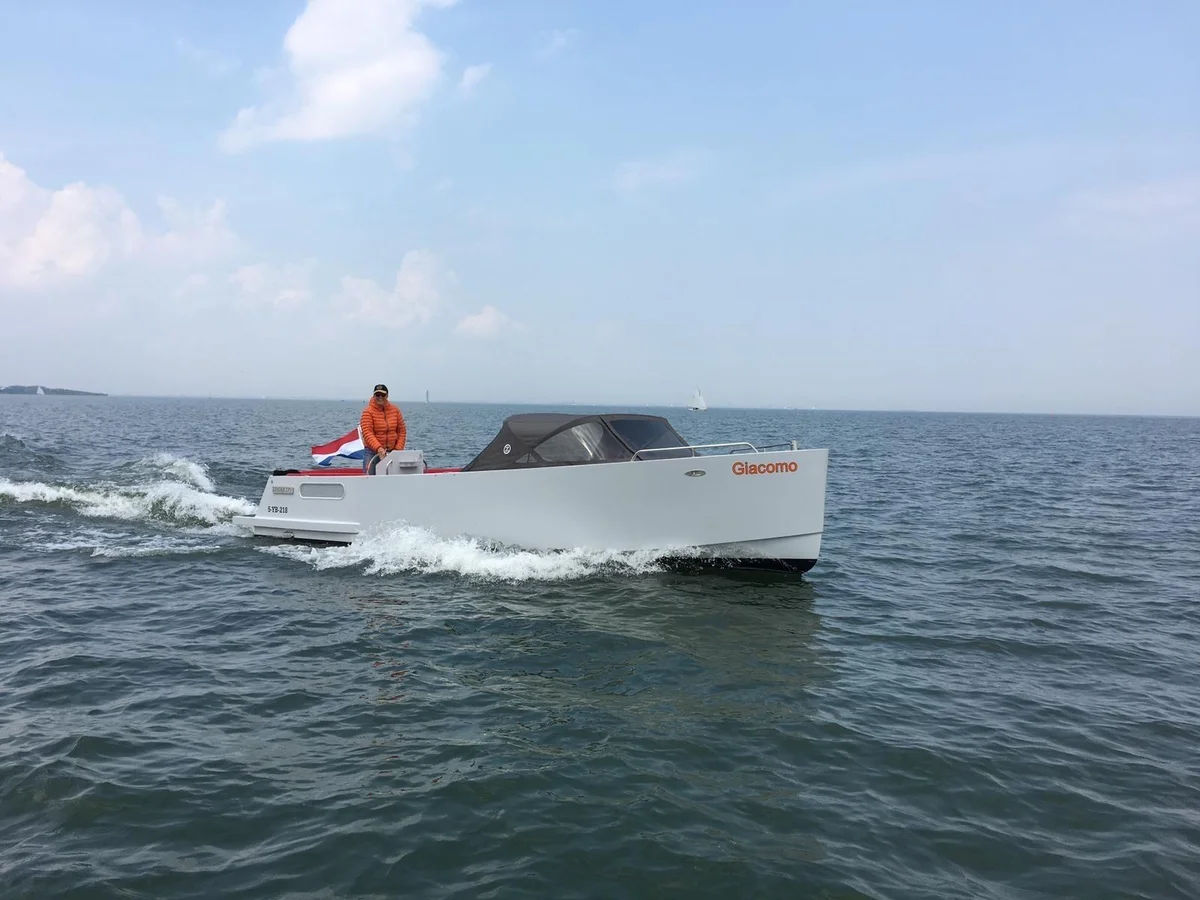 Zinder 770 2018 boat specs